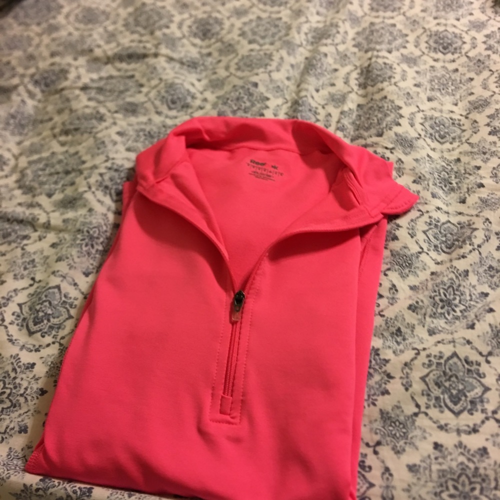 Beautiful dri fit Reebok, half zip pullover. - Picture 7 of 7